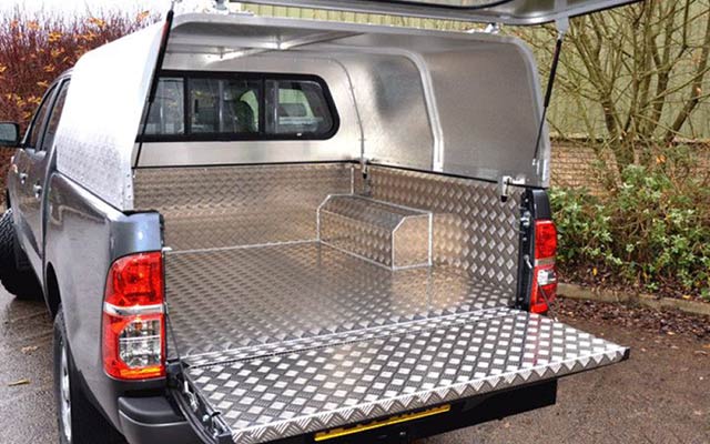 明泰鋁業(yè)5052花紋鋁板品質優(yōu)越