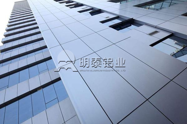 鋁塑板用鋁箔基材厚度一般是多少絲？鋁箔生產廠家哪家好？